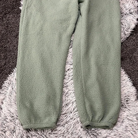 New! NikeTherma Fit Joggers Size XXL - Picture 3 of 10